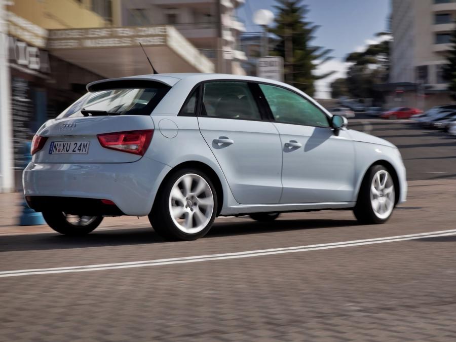  Audi A1 Sportback TFSI (8X) 2012 года  (AU) (фото 15 из 18)